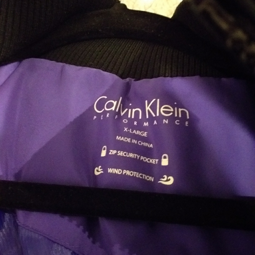 Calvin Klein Performance Vest - Picture 4 of 5